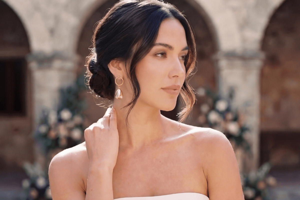 Modern Bridal Earrings for the Minimalist Bride: Clean & Chic Styles