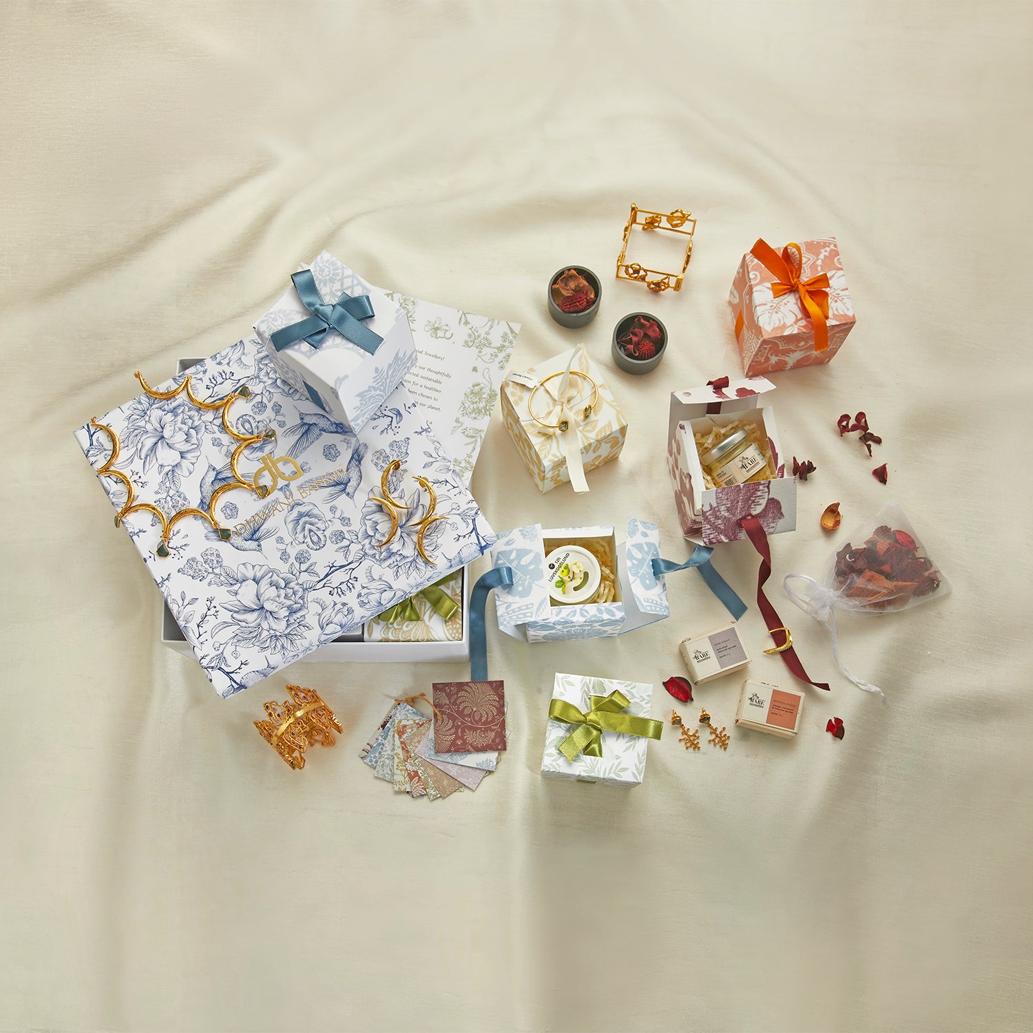 Gift_Box_12_Image_697c406a-915b-46f6-b89e-81b220f3aa1d.jpg